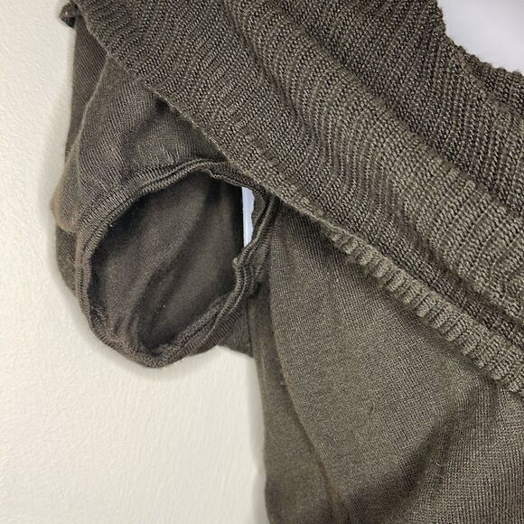 EXPRESS Short Sleeve Low Cowl Neck Sweater - Picture 7 of 9